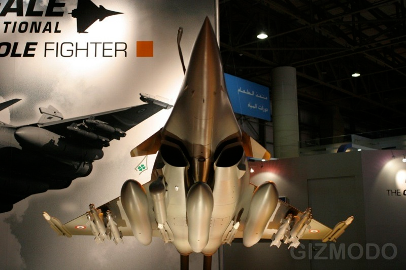 Illustration for article titled Dubai Air Show Has Most Amazing Aircraft and Weapon Models Ever
